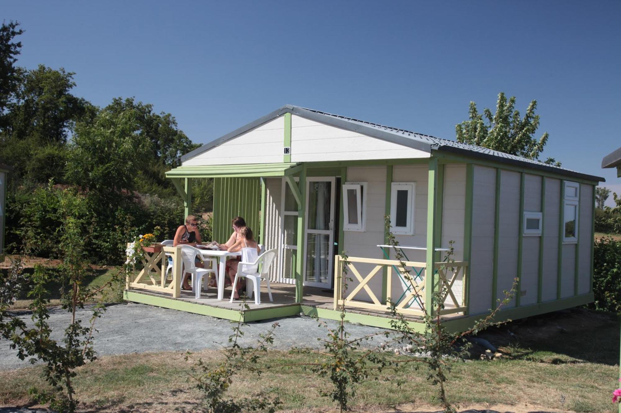 Hotel Camping Des Rulieres Saint-Valérien Zimmer foto