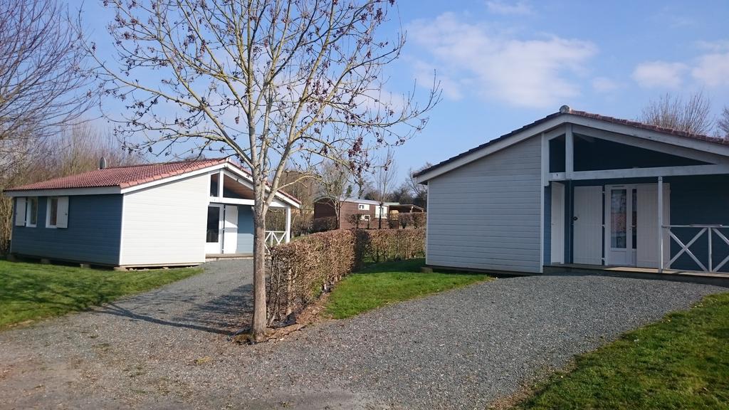 Hotel Camping Des Rulieres Saint-Valérien Exterior foto