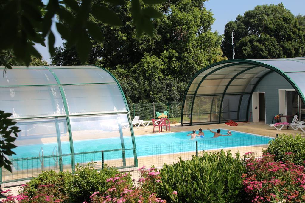 Hotel Camping Des Rulieres Saint-Valérien Exterior foto